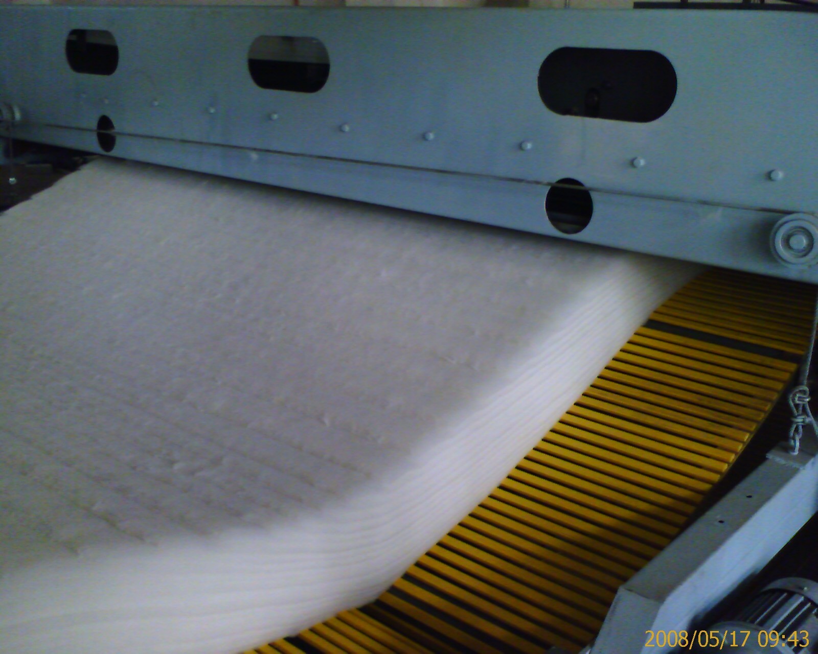 Μη υφανθε'ν πάπλωμα υφάσματος βιομηχανίας που κατασκευάζει τη μηχανή 4.5m για το ελεύθερο παραγέμισμα κόλλας
