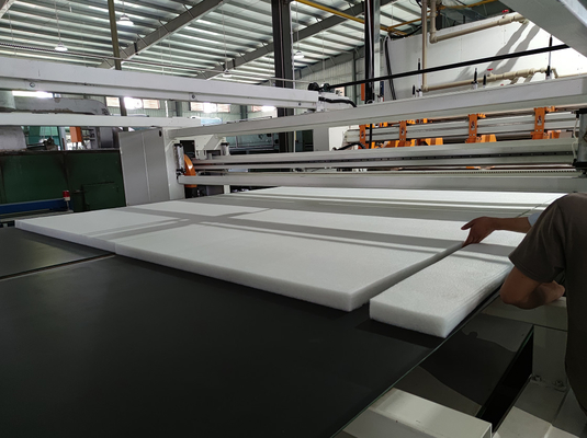 Πολυεστέρα Θερμική σύνδεση Wadding Production Line Προσαρμόσιμο χρώμα για μαλακό wadding
